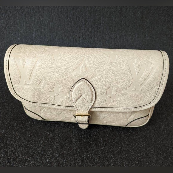 Louis Vuitton Diane Monogram Empreinte, Cream color - **Brand New** - Picture 5 of 11